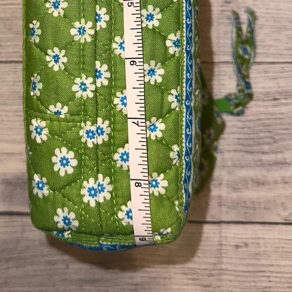 Vera Bradley Green Apple daisy shoulder bag - Picture 5 of 6